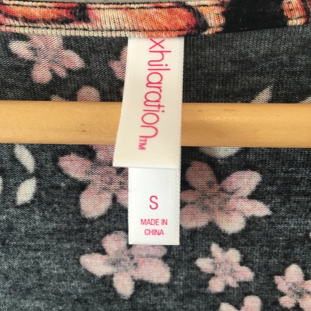 floral knit top - Picture 6 of 6